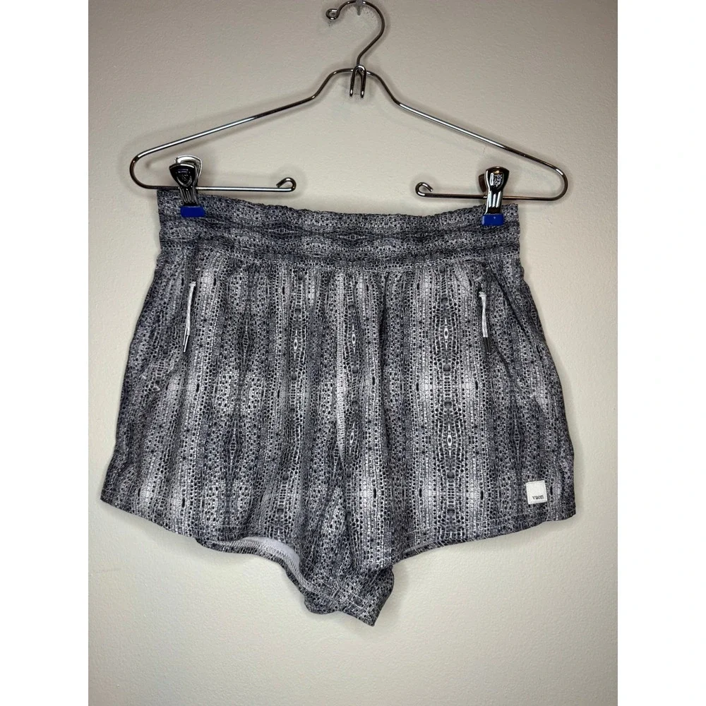 Vuori Clementine Shorts Womens Small Black White‎ Abstract Print Athletic VW367
